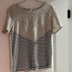 BiBi Gray and White Patterned Short Sleeve Tee